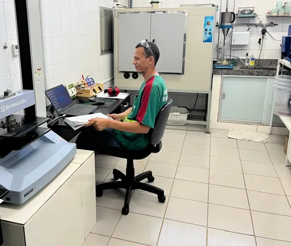 Adriano dos Reis Soares, Senior Molding Operator